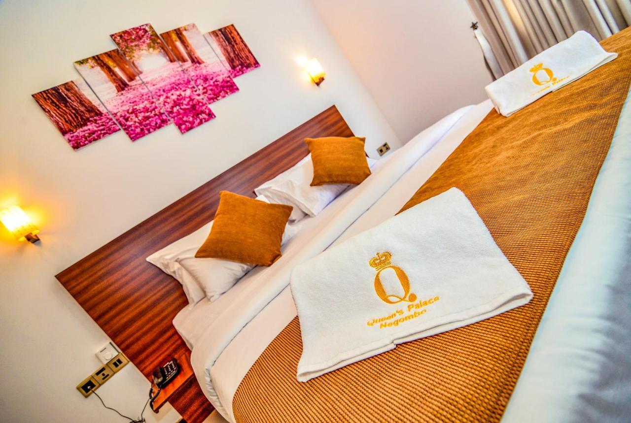 Negombo New Queen'S Palace ภายนอก รูปภาพ