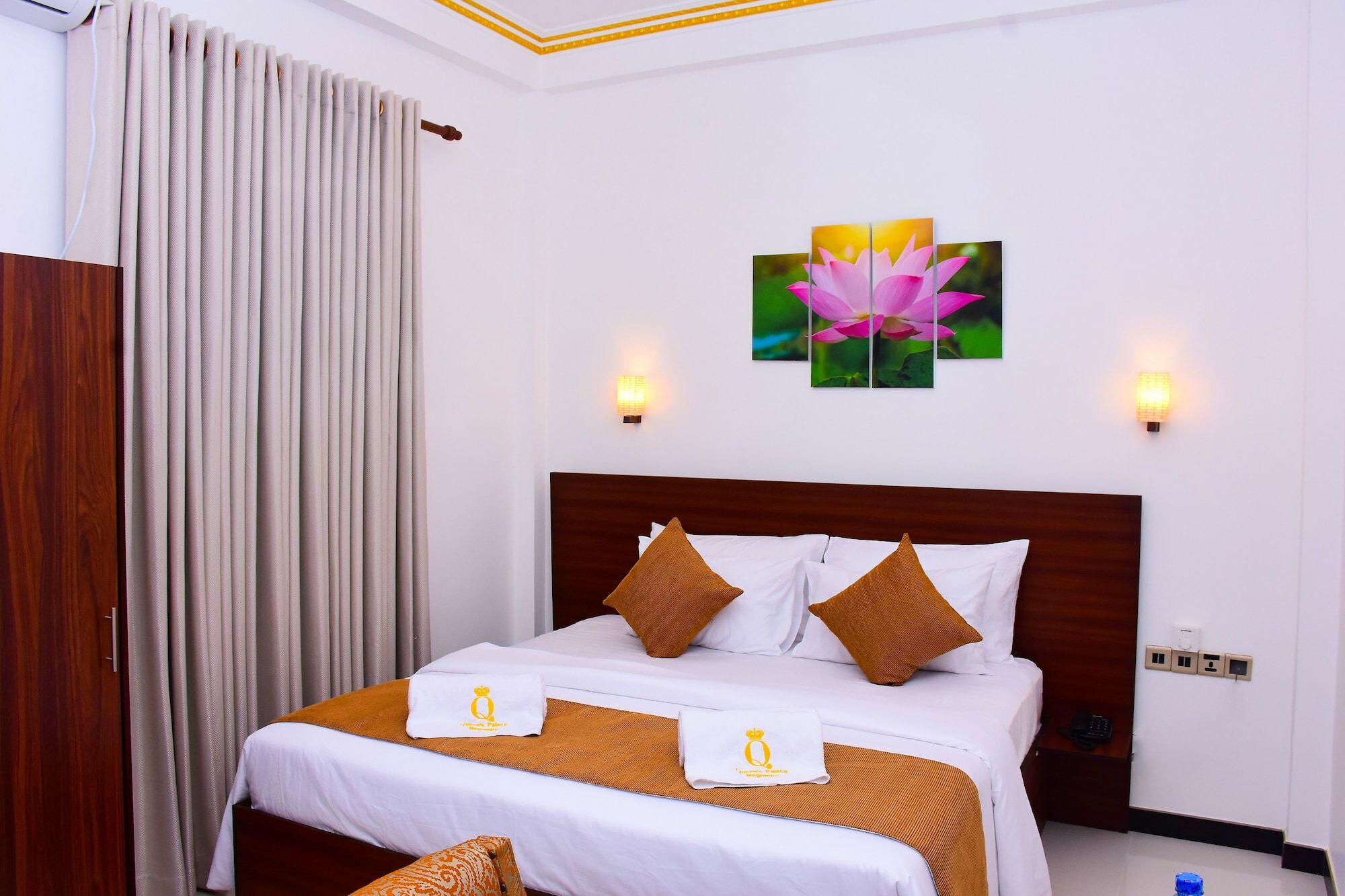 Negombo New Queen'S Palace ภายนอก รูปภาพ