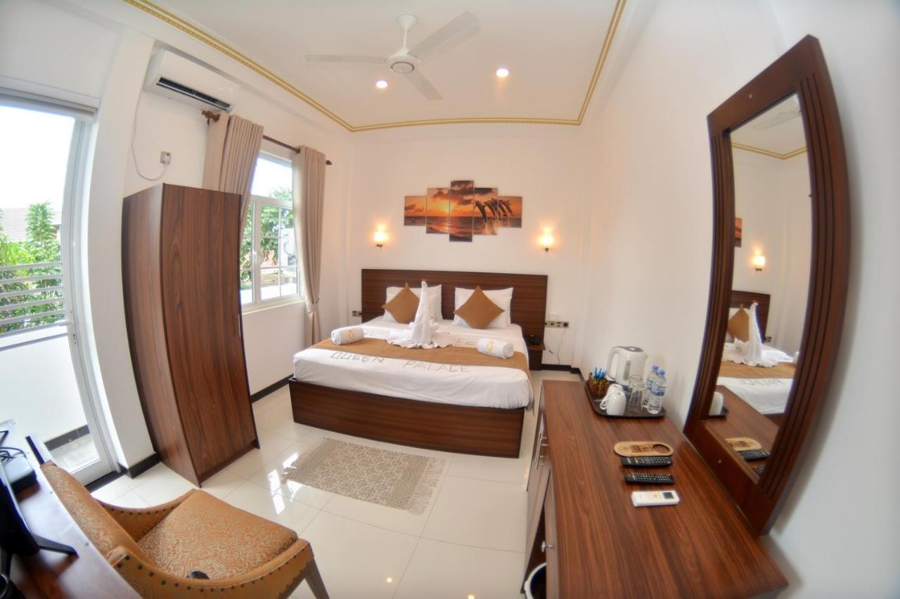 Negombo New Queen'S Palace ภายนอก รูปภาพ
